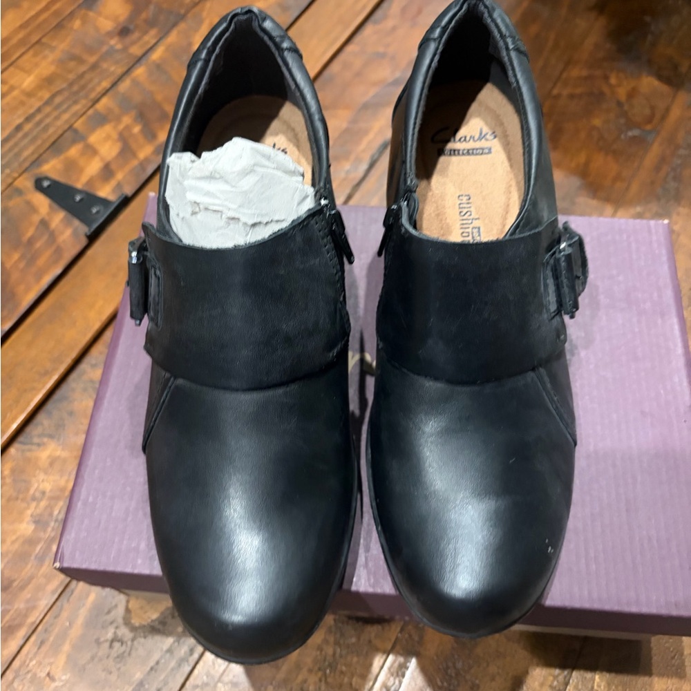 Clarks Black Leather Slip-On Oxfords with Side Buckle - Picture 5 of 8